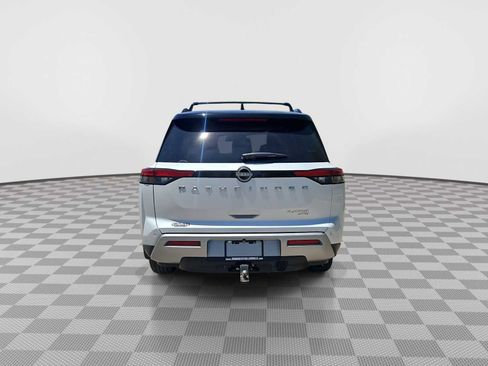 Used 2025 Nissan Pathfinder Platinum AWD/4WD image 13