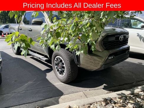 Used 2025 Toyota Tacoma TRD Off-Road w/ TRD Off Road Upgrade Package AWD/4WD image 12