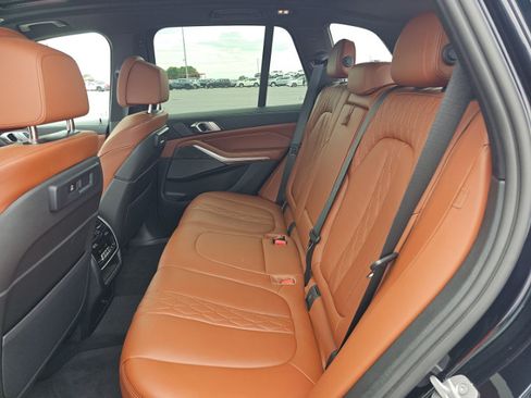 Used 2022 BMW X5 M50i AWD/4WD image 7
