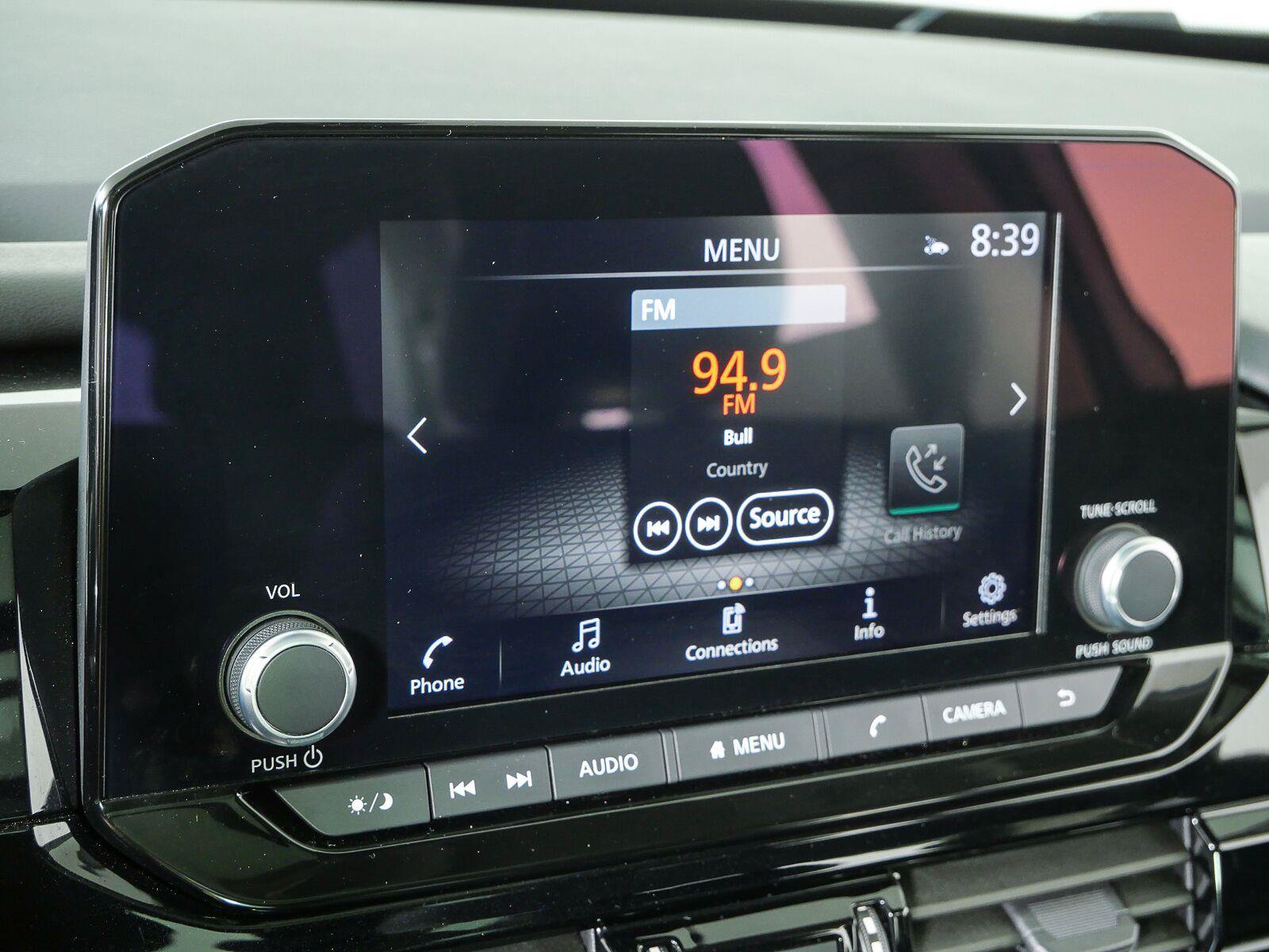 Used 2023 Nissan Pathfinder SV w/ SV Premium Package FWD image 13
