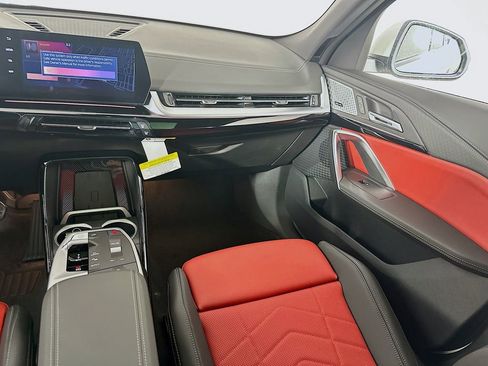 Used 2025 BMW X2 xDrive28i w/ Technology Package image 29