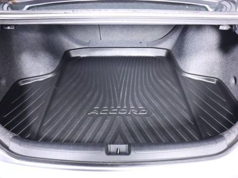 Used 2018 Honda Accord EX-L image 34