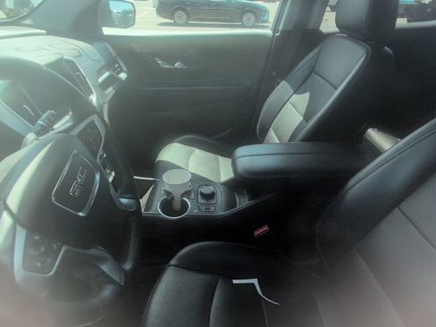Used 2023 GMC Terrain SLT w/ Tech Package FWD image 2