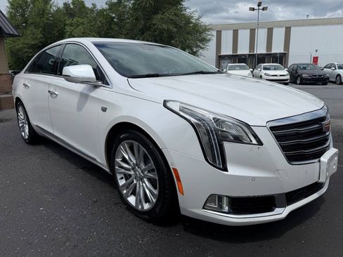 Used 2018 Cadillac XTS Luxury w/ Driver Awareness Package FWD image 3