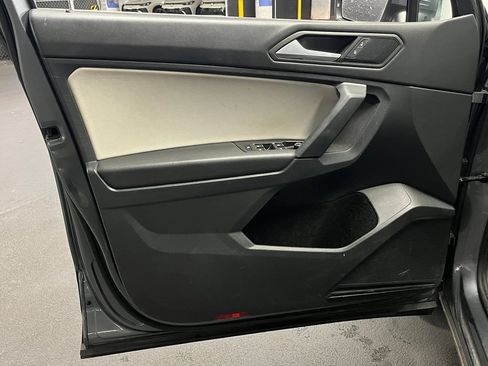 Used 2019 Volkswagen Tiguan SE AWD/4WD image 17