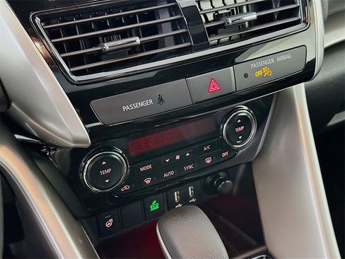 Used 2022 Mitsubishi Eclipse Cross image 14