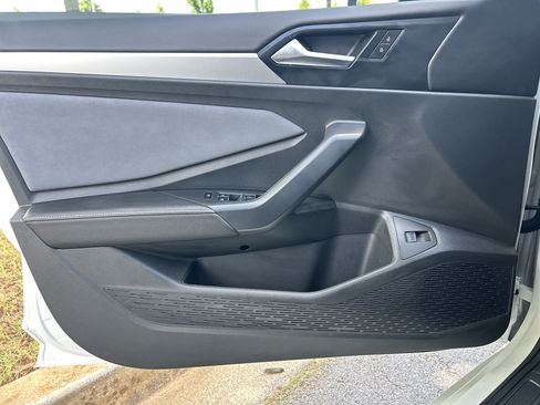 Used 2025 Volkswagen Jetta SE w/ Sunroof Package FWD image 22