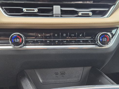 Used 2025 Chevrolet Equinox ACTIV image 21