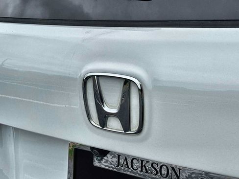 Used 2021 Honda Pilot Touring image 16
