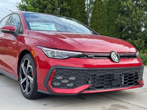 New 2025 Volkswagen GTI SE image 2