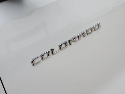 Used 2025 Chevrolet Colorado LT RWD image 8