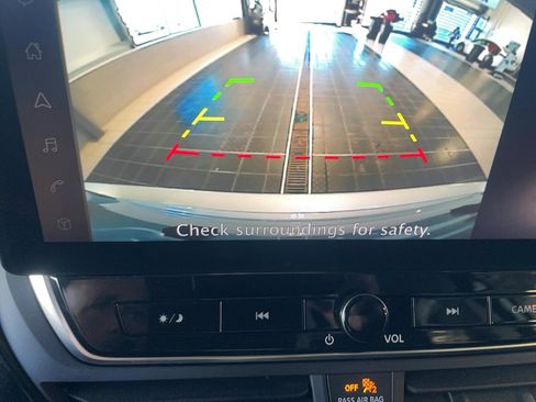 Used 2024 Nissan Altima 2.5 SR w/ SR Premium Package image 14