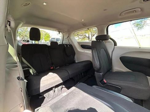 Certified 2020 Chrysler Pacifica Touring w/ Advanced Safetytec Group FWD image 41