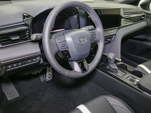 New 2026 Toyota Camry Hybrid FWD image 18