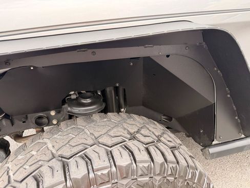 Used 2018 Jeep Wrangler Unlimited Sahara w/ Safety Group AWD/4WD image 10