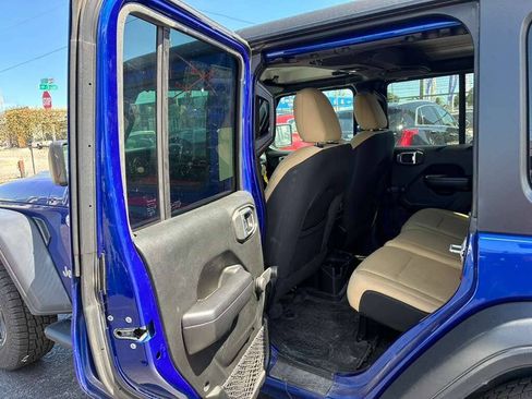 Used 2018 Jeep Wrangler Unlimited Sport AWD/4WD image 9