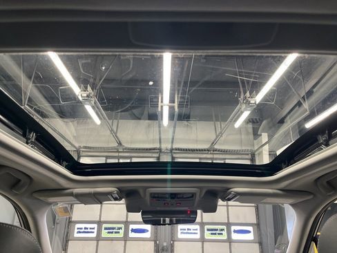 Used 2017 Subaru Forester 2.5i Touring image 31