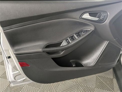 Used 2017 Ford Focus SE image 13