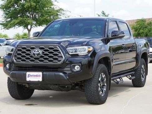 Used 2023 Toyota Tacoma TRD Off-Road w/ Technology Package AWD/4WD image 3