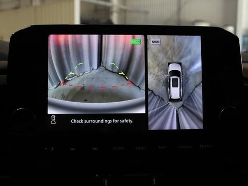 Used 2024 Nissan Pathfinder Platinum w/ Cargo Package AWD/4WD image 4