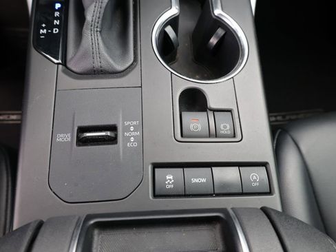 Used 2021 Toyota Highlander XLE image 27