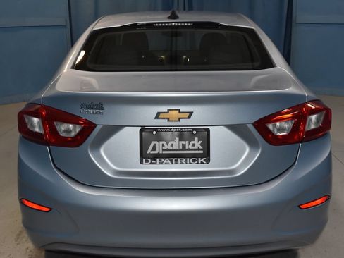Used 2017 Chevrolet Cruze LS FWD image 30