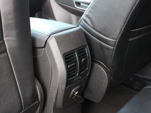 Used 2019 Ford Escape SE AWD/4WD image 23