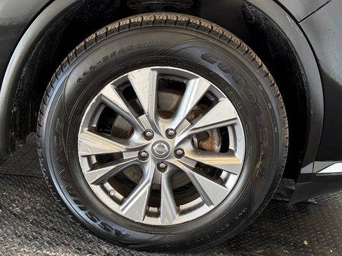 Used 2016 Nissan Murano SV image 9