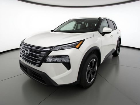 Used 2025 Nissan Rogue SV FWD image 3