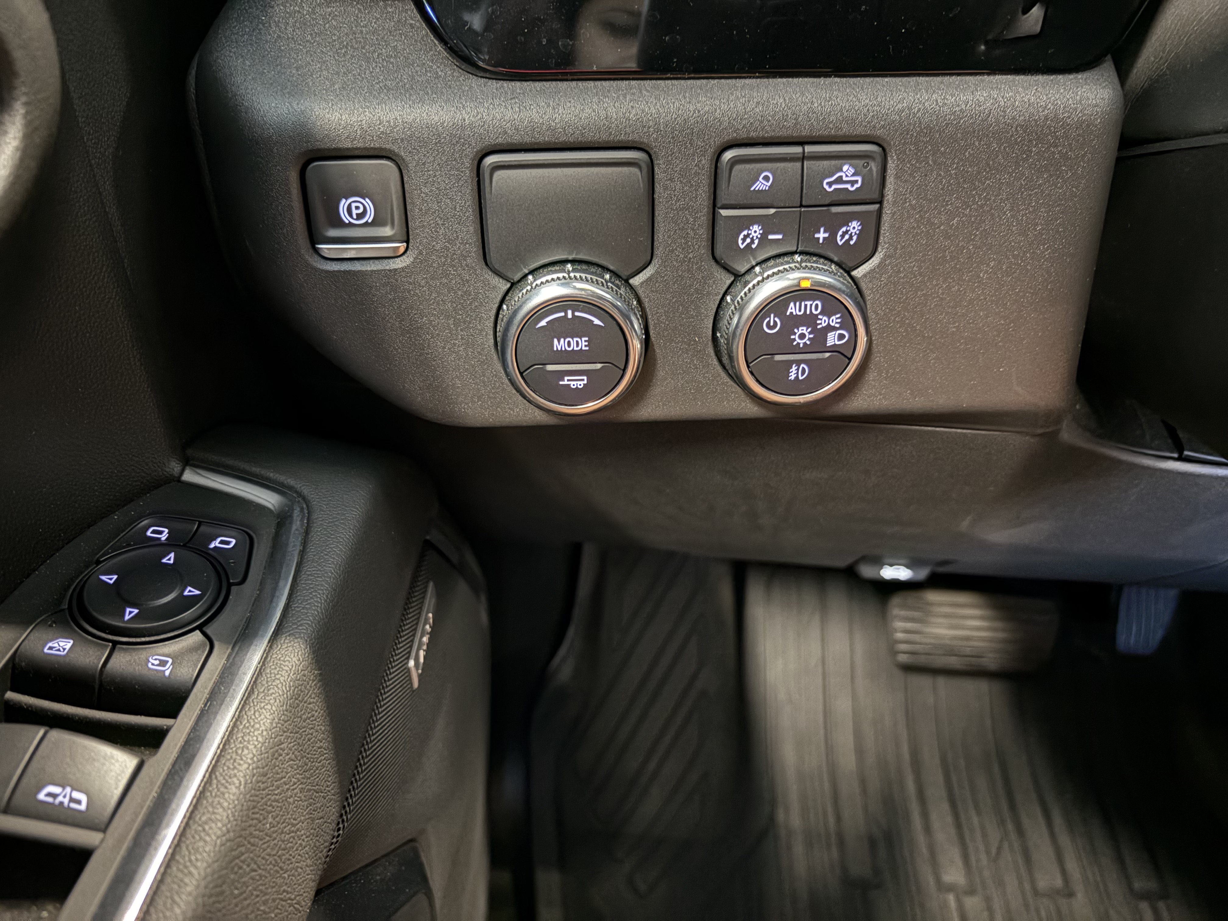 Used 2024 GMC Sierra 1500 SLT w/ SLT Premium Package RWD image 25