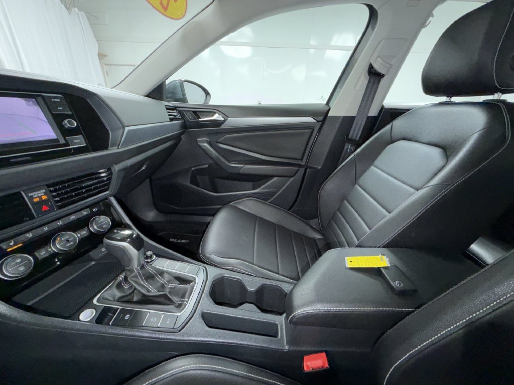 Used 2024 Volkswagen Jetta SE FWD image 23