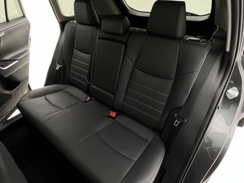 Used 2019 Toyota RAV4 Limited image 15