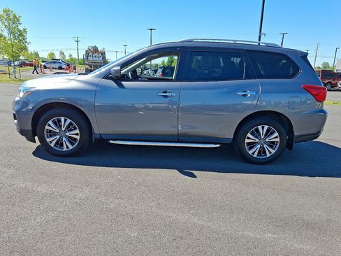 Used 2020 Nissan Pathfinder SV AWD/4WD image 4
