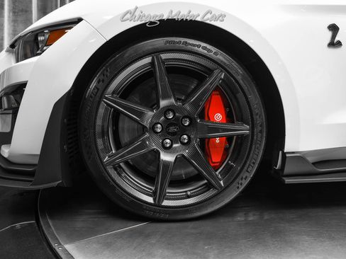 Used 2022 Ford Mustang Shelby GT500 w/ Carbon Fiber Track Pack RWD image 48