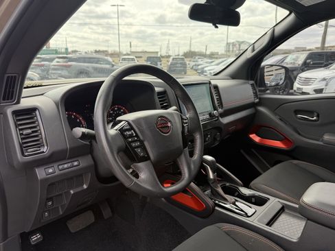 Used 2024 Nissan Frontier Pro-X image 13