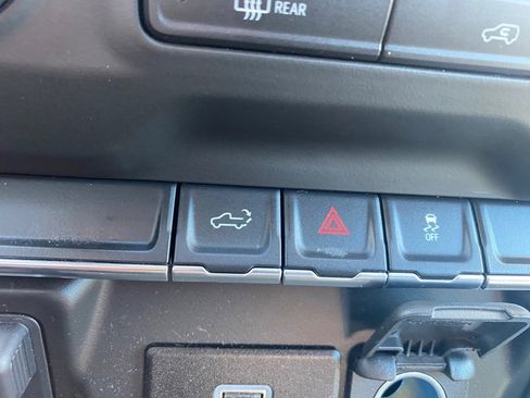 Used 2020 Chevrolet Silverado 2500 Custom w/ Custom Value Package image 25