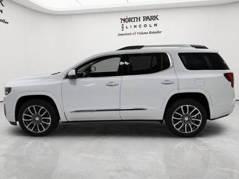 Used 2021 GMC Acadia Denali w/ Denali Technology Package FWD image 2