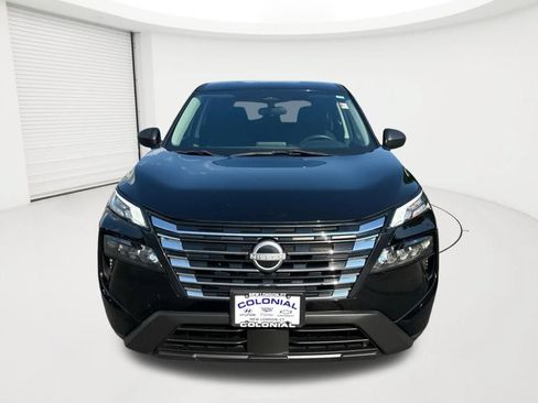 Used 2024 Nissan Rogue S AWD/4WD image 2