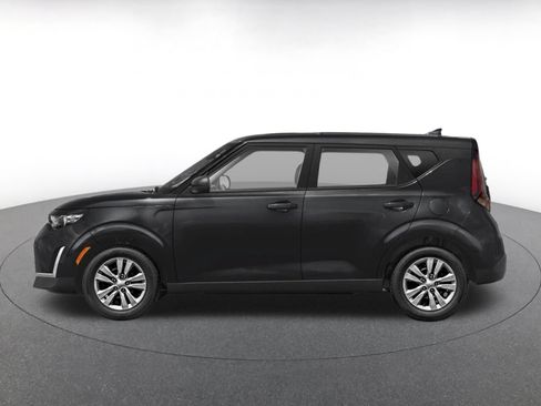 Used 2025 Kia Soul LX w/ LX Technology Package FWD image 3