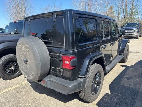 Used 2021 Jeep Wrangler Unlimited Sahara image 8