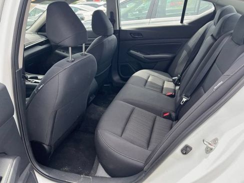 Used 2025 Nissan Altima 2.5 SV FWD image 10