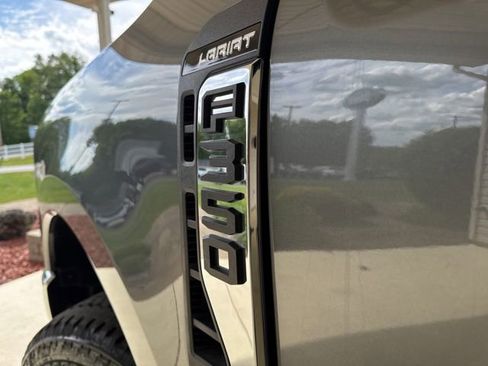 Used 2025 Ford F350 Lariat w/ Chrome Package AWD/4WD image 41