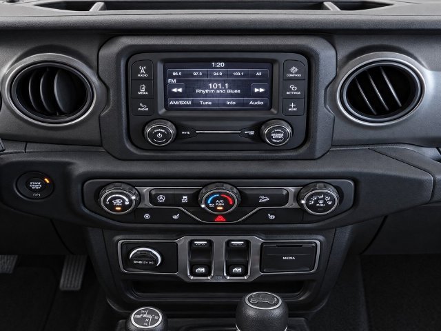 Used 2018 Jeep Wrangler Sport AWD/4WD image 9