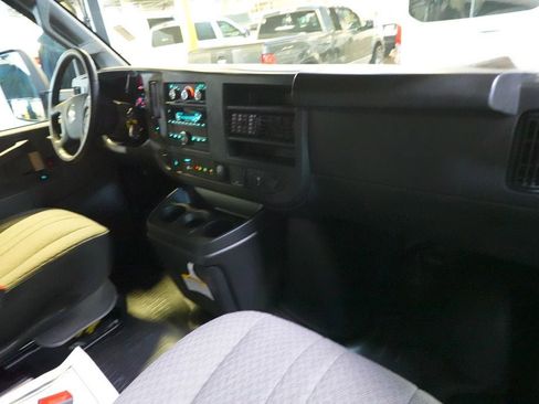 Used 2022 Chevrolet Express 3500 w/ Power Convenience Package RWD image 24