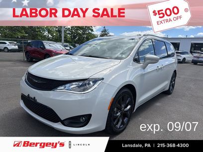 Used 2020 Chrysler Pacifica Limited w/ S Appearance Package