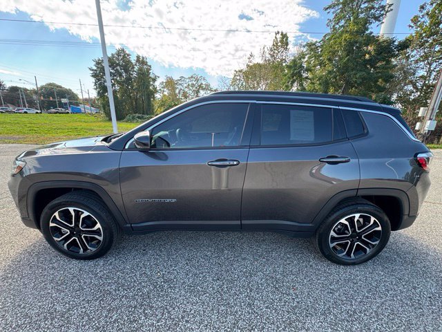 Used 2024 Jeep Compass Limited AWD/4WD image 2
