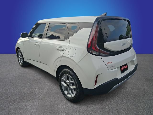Used 2025 Kia Soul LX w/ LX Technology Package FWD image 6