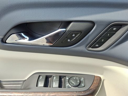 Used 2021 GMC Acadia Denali image 12