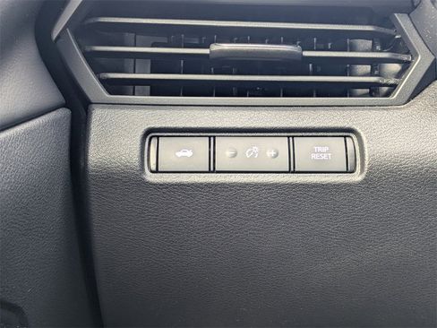 Used 2023 Nissan Altima 2.5 SV image 23