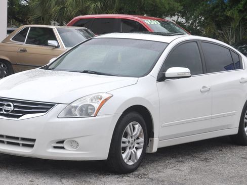 Used 2010 Nissan Altima 2.5 SL w/ SL Pkg FWD image 5